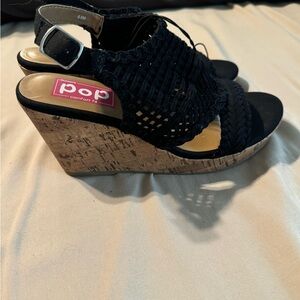 Pop Black wedges NWT